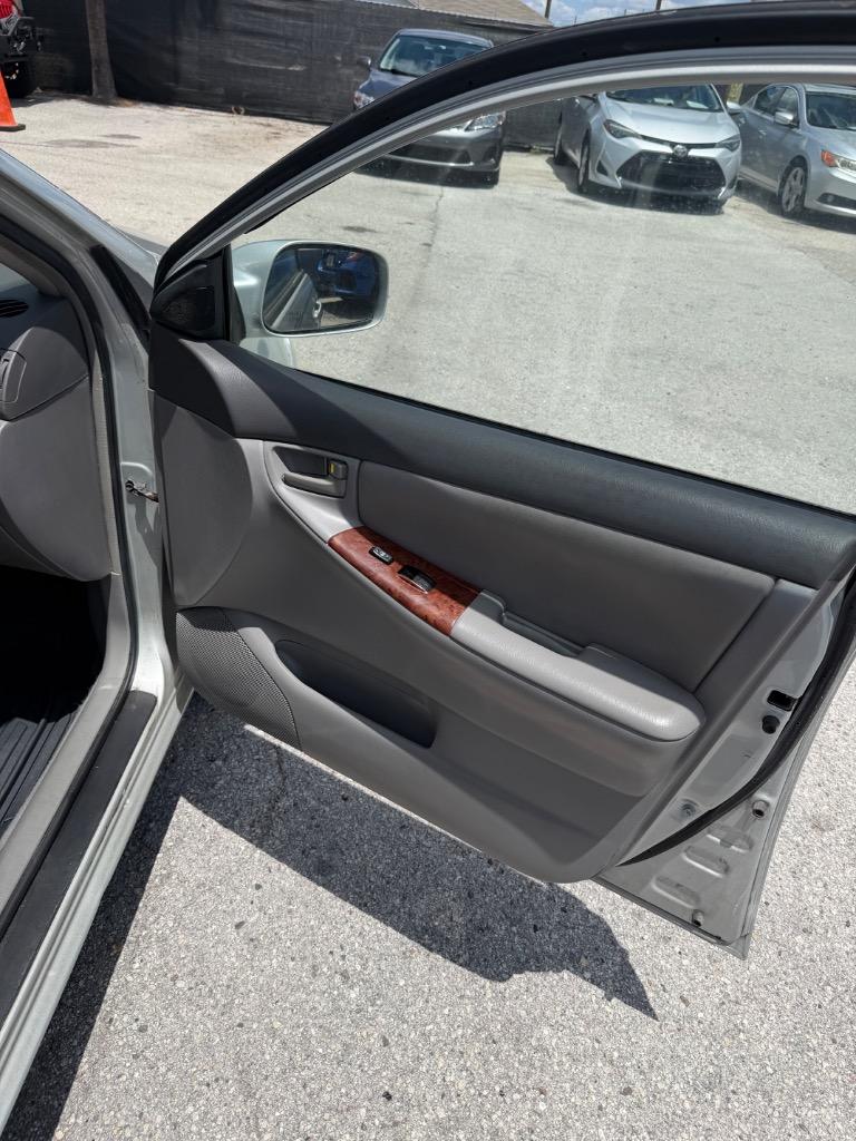2004 Toyota Corolla S - Photo 25
