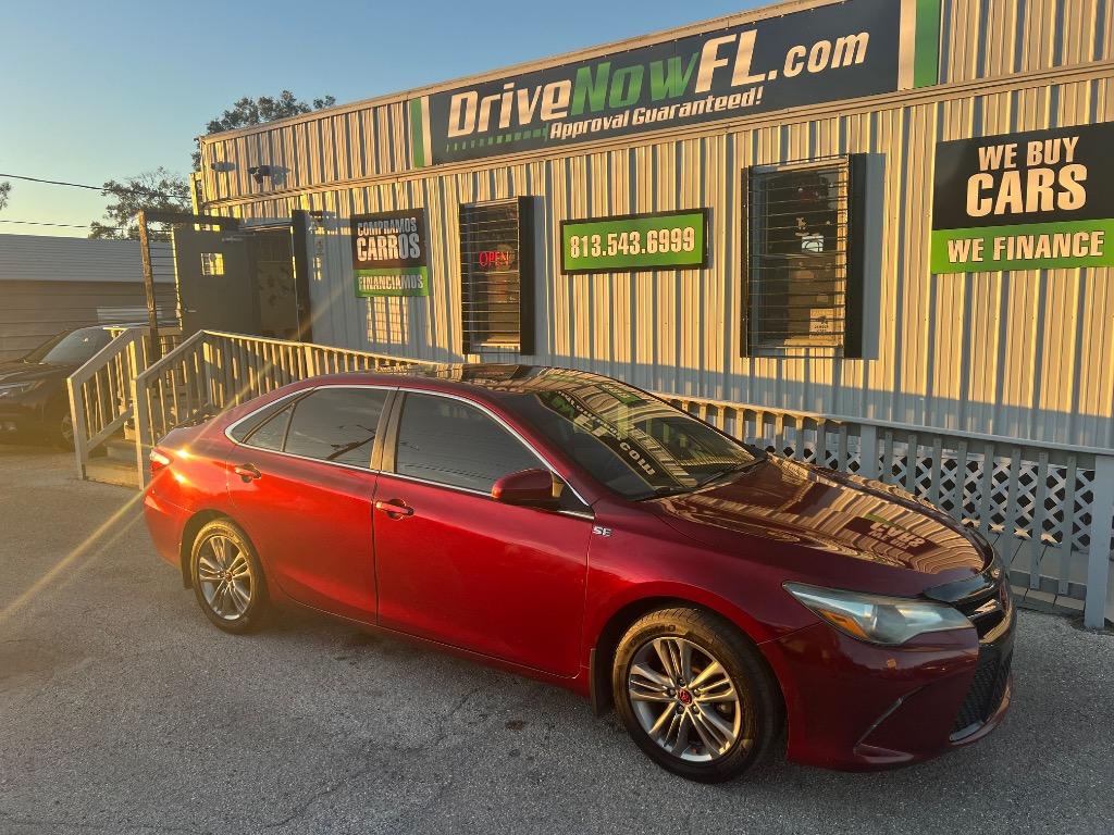 2016 Toyota Camry Special Edition's photo